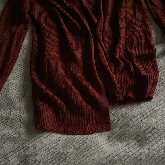 Burnt Orange cardigan, soft and thoughtfully stitched - Picture 4 of 9